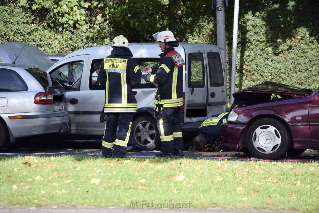 VU Koeln Buchheim Frankfurterstr Beuthenerstr P174.JPG - Miklos Laubert